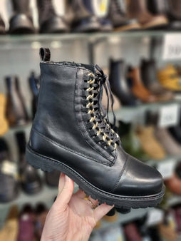 Copenhagen Shoes korte støvler Copenhagen Shoes - New Rock damestøvle, sort skind