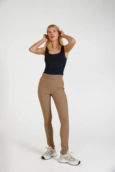 Free bukser_leggiens_shorts Freequent - Shantal power bukser, taupe - 111200