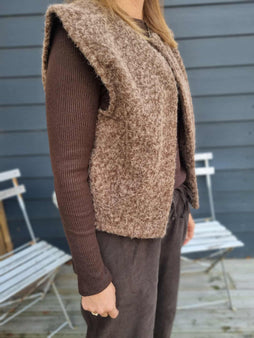 marta jakker_blazere_veste Marta - Capella strikvest, brun - 7600