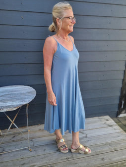 marta kjoler_nederdele Marta - Iris kjole, jeans - 7349A