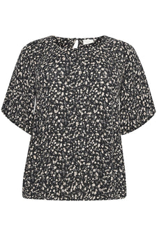Kaffe Curve bluser_t-shirts_kjoler Kaffe Curve - Cliana kortærmet bluse, sortmønster - 10580492
