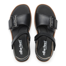 New Feet sandaler lav hæl New Feet - Damesandal med spænde, sort skind - 211-13-110