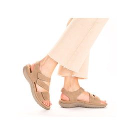 Rieker sandaler lav hæl Rieker Sand farvet damesandal med lav hæl 64870-62